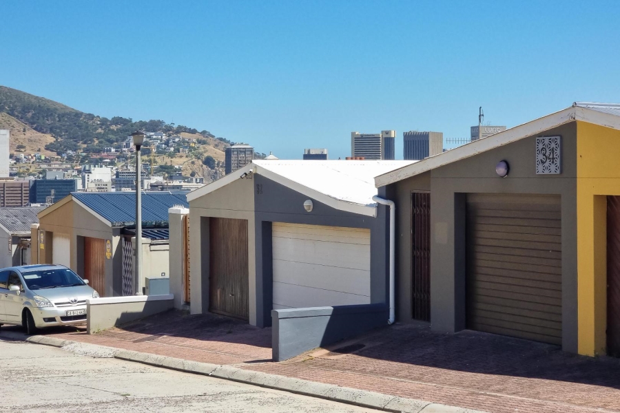 To Let 2 Bedroom Property for Rent in Zonnebloem Western Cape